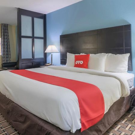 Oyo Hotel Knoxville Tn Cedar Bluff I-40 Exterior photo