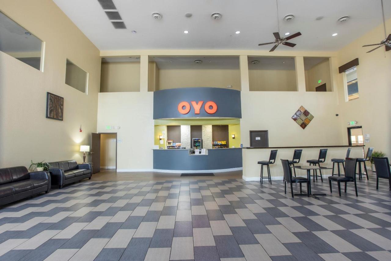 Oyo Hotel Knoxville Tn Cedar Bluff I-40 Exterior photo