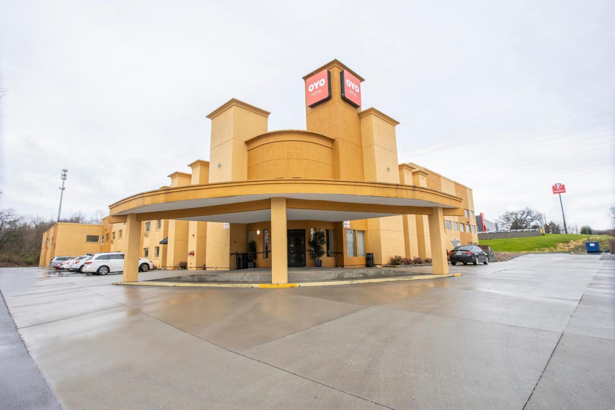 Oyo Hotel Knoxville Tn Cedar Bluff I-40 Exterior photo